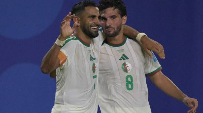 كأس العالم 2026: تعادل مثير يأهل الجزائر والنمسا إلى الأدوار الإقصائية
