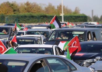 قافلة برية تنطلق من فرنسا لكسر الحصار عن غزة
