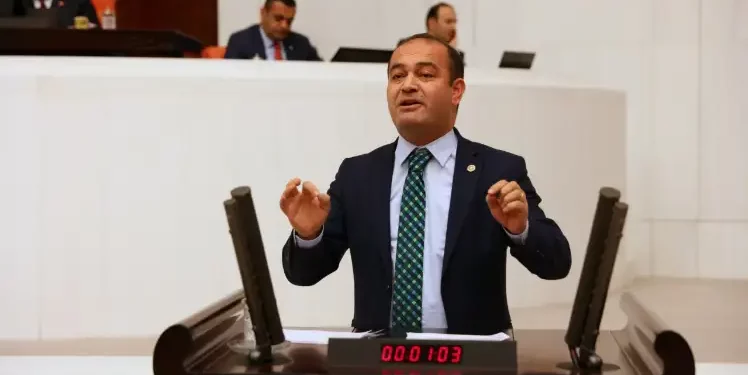 برلماني تركي: “المنظومة الحالية تشجع على الربح من الفائدة وتقتل الإنتاج”