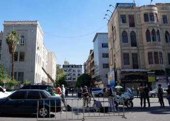 انفجارات غامضة تهز دمشق وسط زيارة ماكرون
