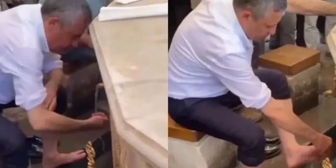 أوزغور أوزيل يرد على المشككين في تدينه: أصلي الجمعة والعيد