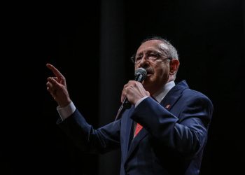 صحفي تركي: تمرد مرتقب داخل حزب الشعب الجمهوري
